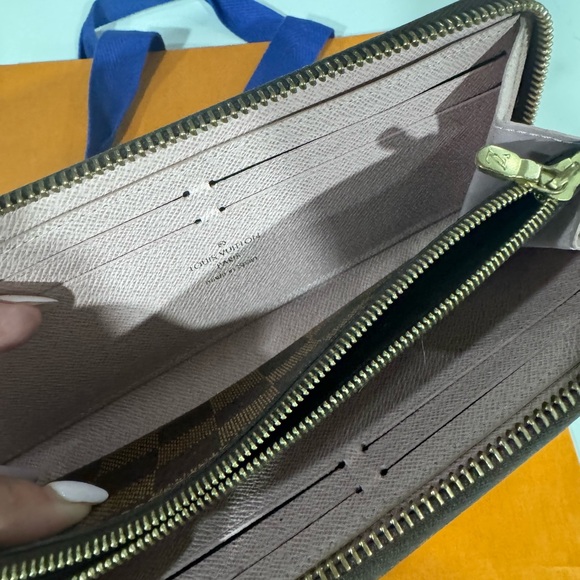 Excellent condition Louis Vuitton Wallet - Picture 3 of 9